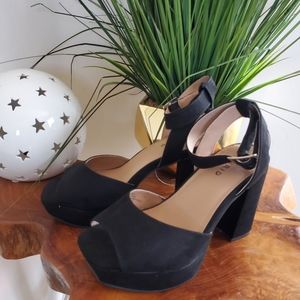 !LAST CHANCE! Torrid chunky heel